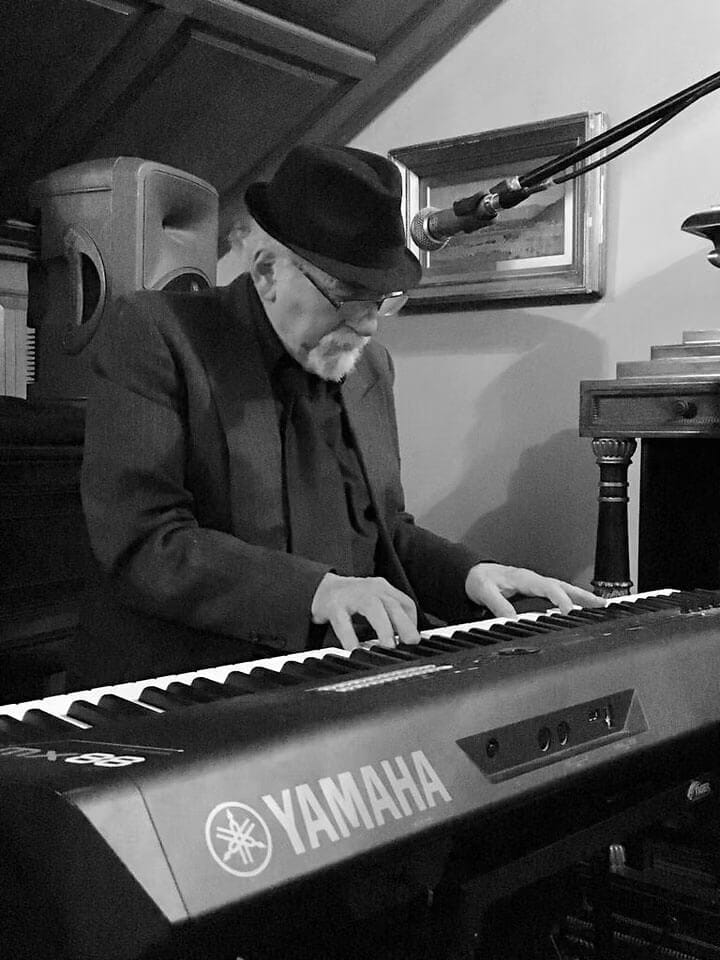 Bruce Griffin - Piano & Vocals - FeverStreet